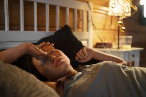 Apa yang Terjadi Jika Minum Air Putih Sebelum Tidur?