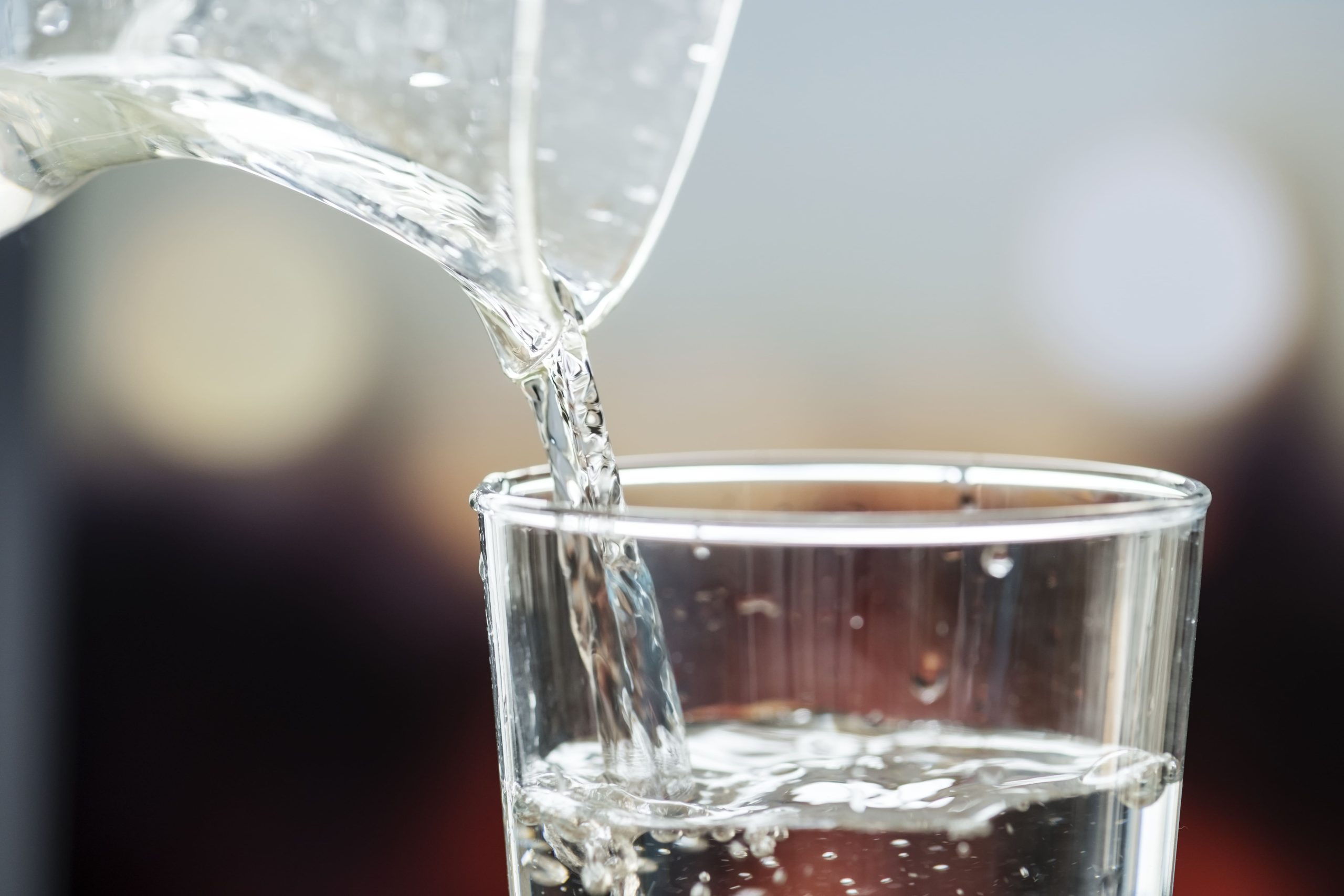 Fakta Fluoride dalam Air Mineral, Aman atau Berbahaya?