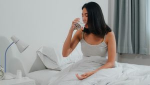 Minum Air Mineral di Pagi Hari, Ini Manfaatnya untuk Tubuh