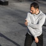 Sering Kram Otot Tanpa Sebab? Cek Asupan Cairanmu