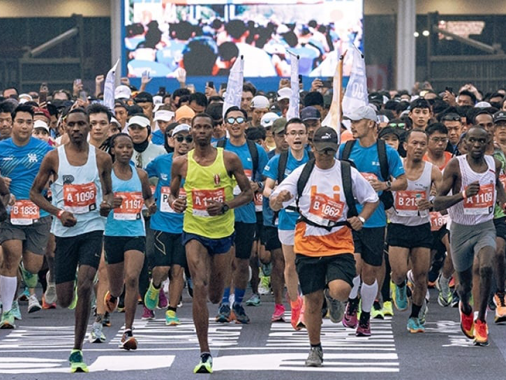 Penasaran Sama Hype Jakarta Running Festival? Ini Panduan Singkat Biar Pemula Nggak Kaget dan Dehidrasi!